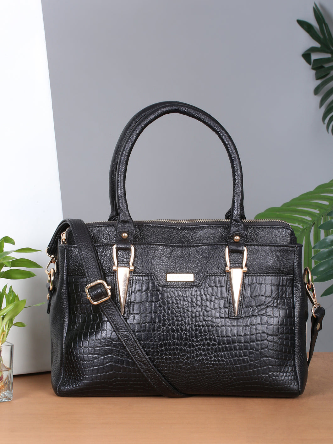 Women BlackTexture Leather Handheld Bag