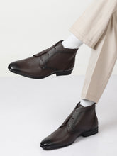 Load image into Gallery viewer, Men&#39;s Brown Leather Lace-up Chukka Boots
