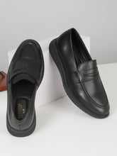 Load image into Gallery viewer, Men's Black Solid Leather Loafers Shoes
