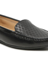 Load image into Gallery viewer, Women  Printed Leather Slip-on Loafers
