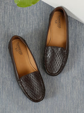 Load image into Gallery viewer, Women  Printed Leather Slip-on Loafers
