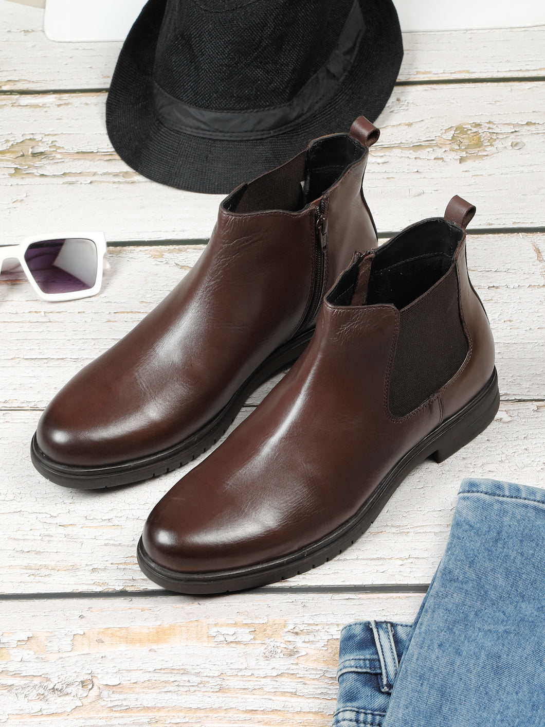 Men's Brown Solid Leather Chelsea boots