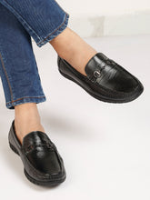 Load image into Gallery viewer, Men's Black Solid Leather Loafers
