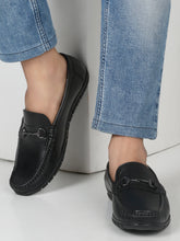 Load image into Gallery viewer, Men&#39;s Black Solid Leather Loafers
