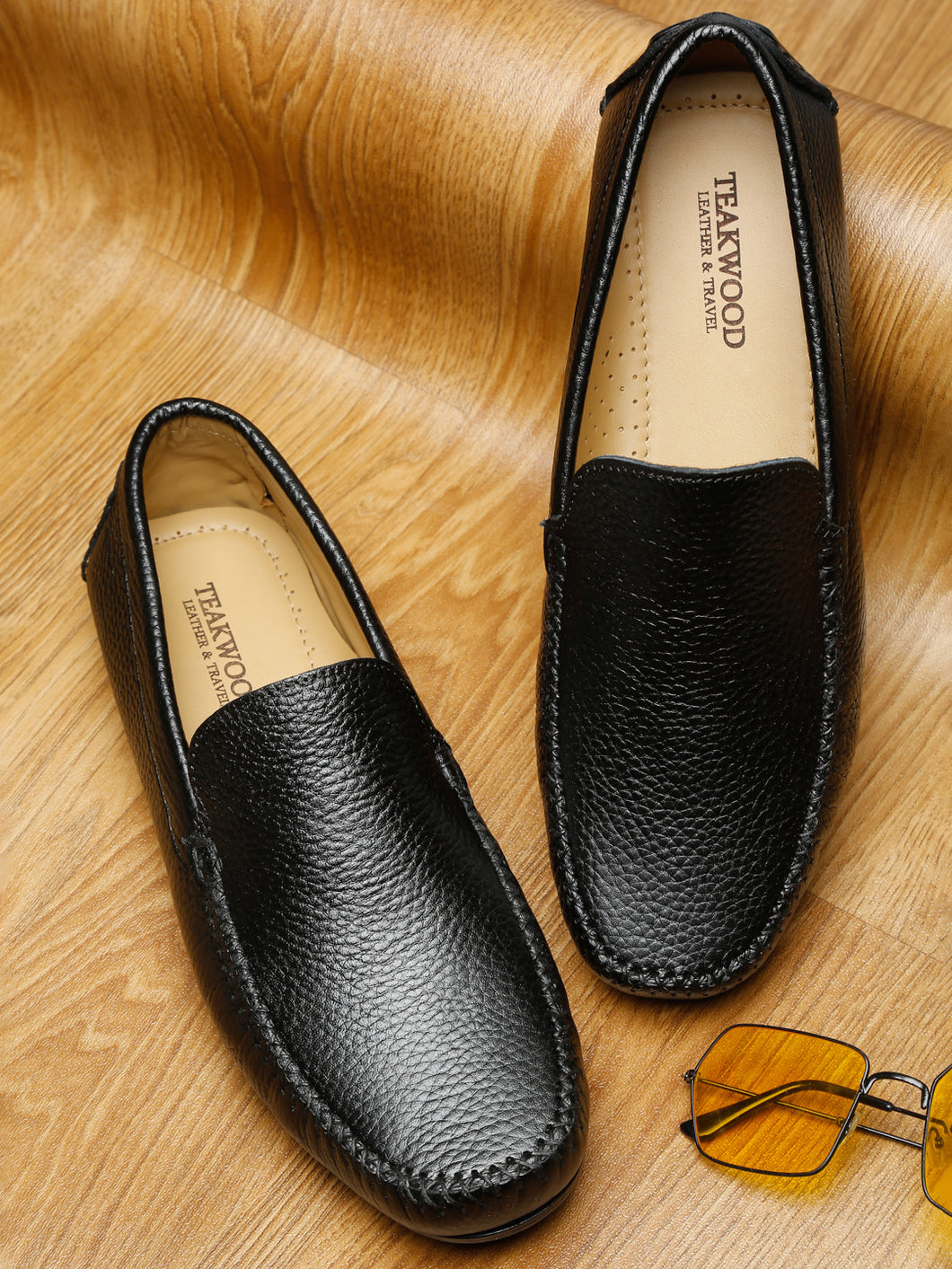 Men Black Solid Genuine Leather Loafers