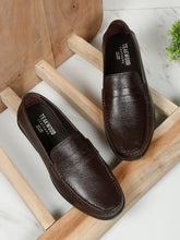 Load image into Gallery viewer, Men's Classic  Textured Penny Loafers
