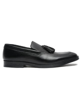 Load image into Gallery viewer, Teakwood Men Leather Black Tassel Loafers
