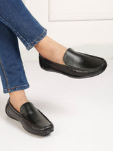 Load image into Gallery viewer, Men Black Solid Genuine Leather Formal Loafers
