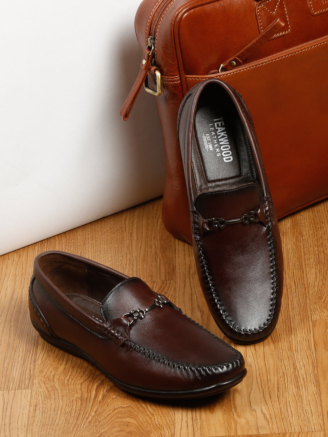 Men Classic Brown Leather Loafers shoes