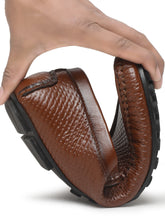 Load image into Gallery viewer, Men&#39;s Brown Texture Leather Flexi 360 Loafers
