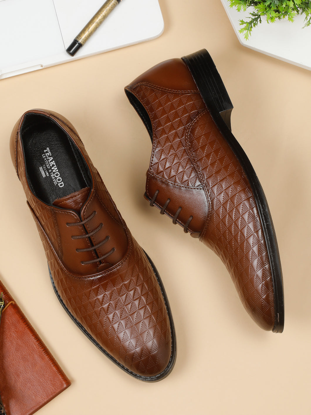 Mens Brown Texture Leather Formal Shoes Teakwood Leathers Mens Brown Texture Leather Formal Shoes Teakwood Leathers