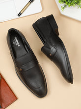 Load image into Gallery viewer, Men&#39;s Black Texture Leather Moccasins
