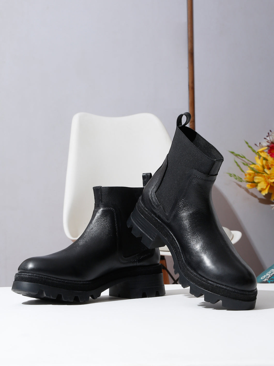 Women s Black Solid Leather chelsea Boots Teakwood Leathers