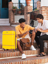 Load image into Gallery viewer, Teakwood Unisex Solid Hard Sided Cabin Florida Trolley Bag
