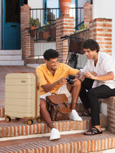 Load image into Gallery viewer, Unisex Solid Hard Sided Size Trolley Bag
