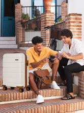 Load image into Gallery viewer, Unisex Solid Hard Sided Size Trolley Bag
