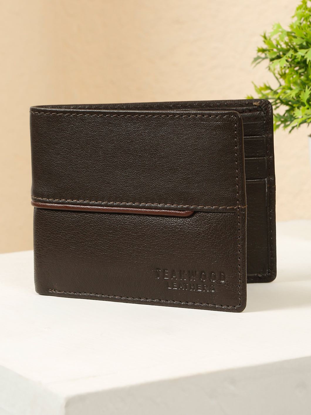 Men’s Classic Bi-Fold Design Brown Leather Wallet
