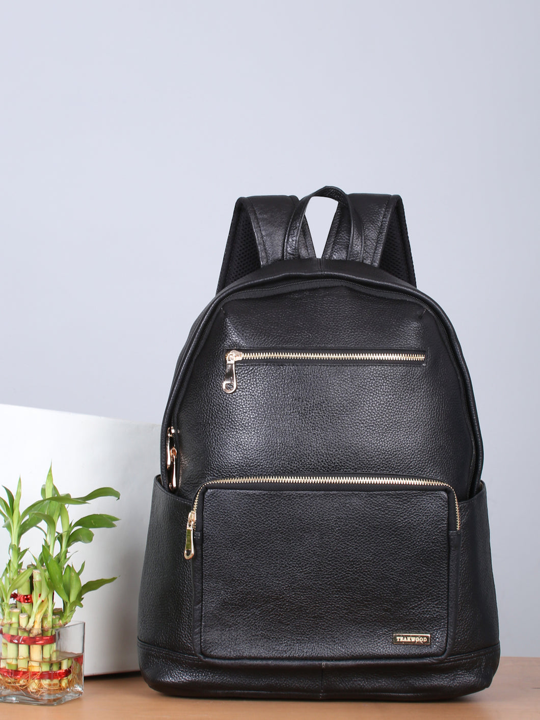 Women's Black Textured Leather Backpack Teakwood Leathers