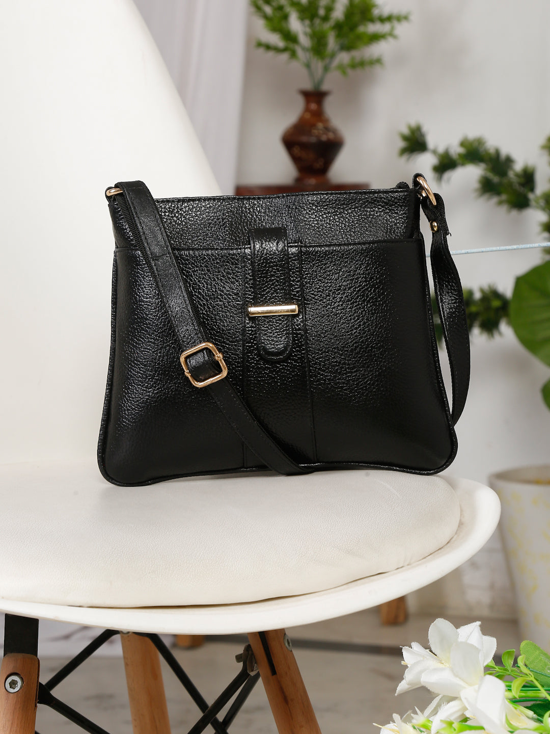 Teakwood Women s Solid Black Sling Bag Teakwood Leathers
