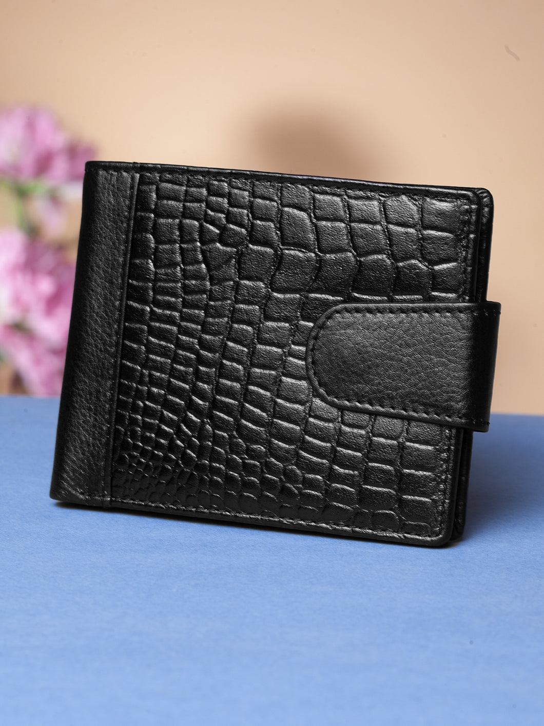 Teakwood Unisex Genuine Leather Black Bi Fold RFID Solid Wallet