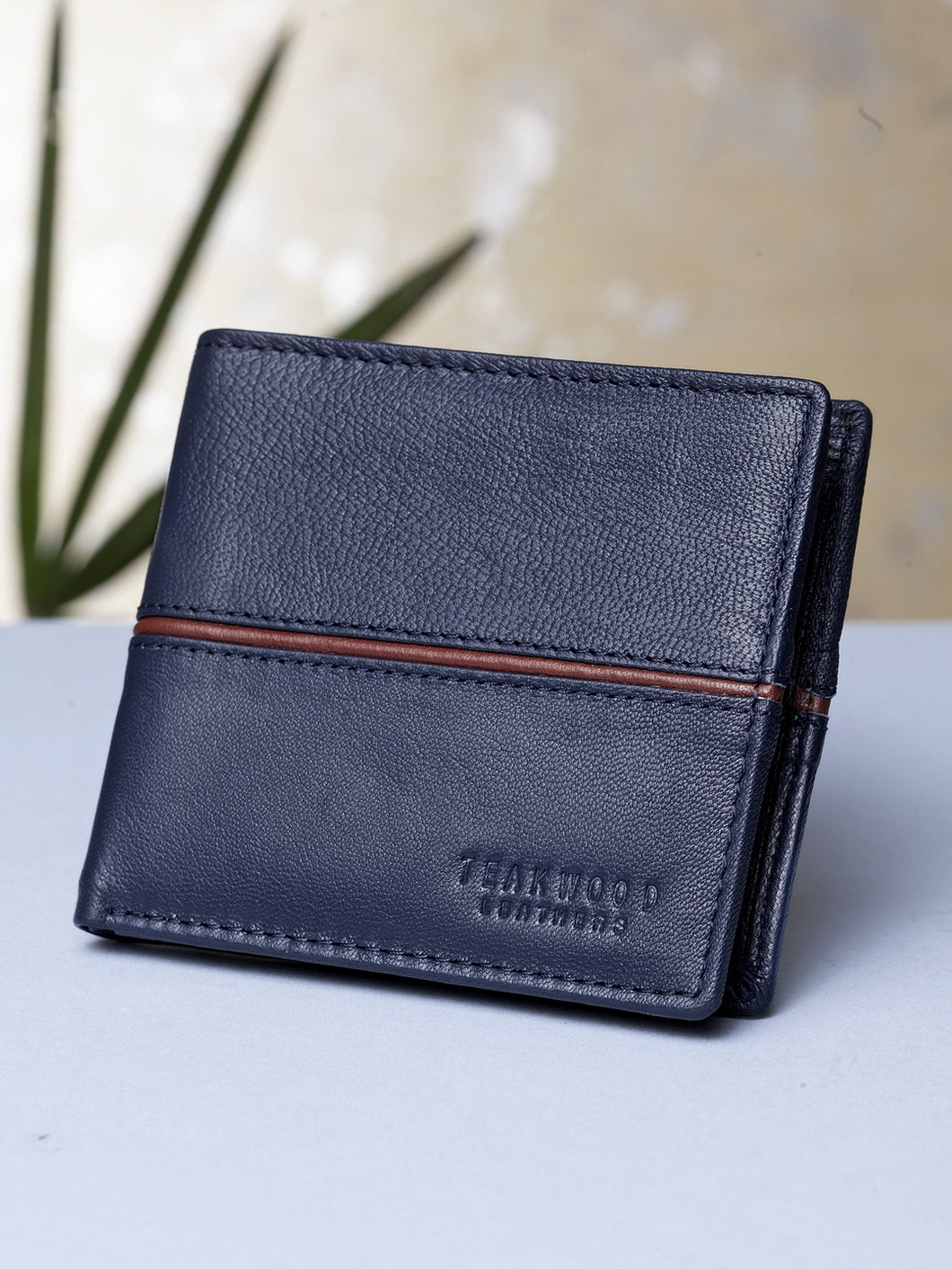 Teakwood Men Genuine Leather Bi Fold Wallet (Blue)
