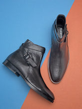 Load image into Gallery viewer, Teakwood Leathers Men's Black Chelsea Boots

