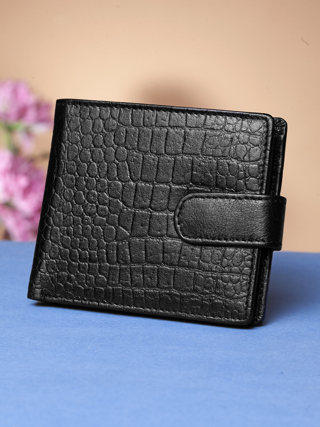 Teakwood Unisex Genuine Leather Black Bi Fold RFID Solid Wallet