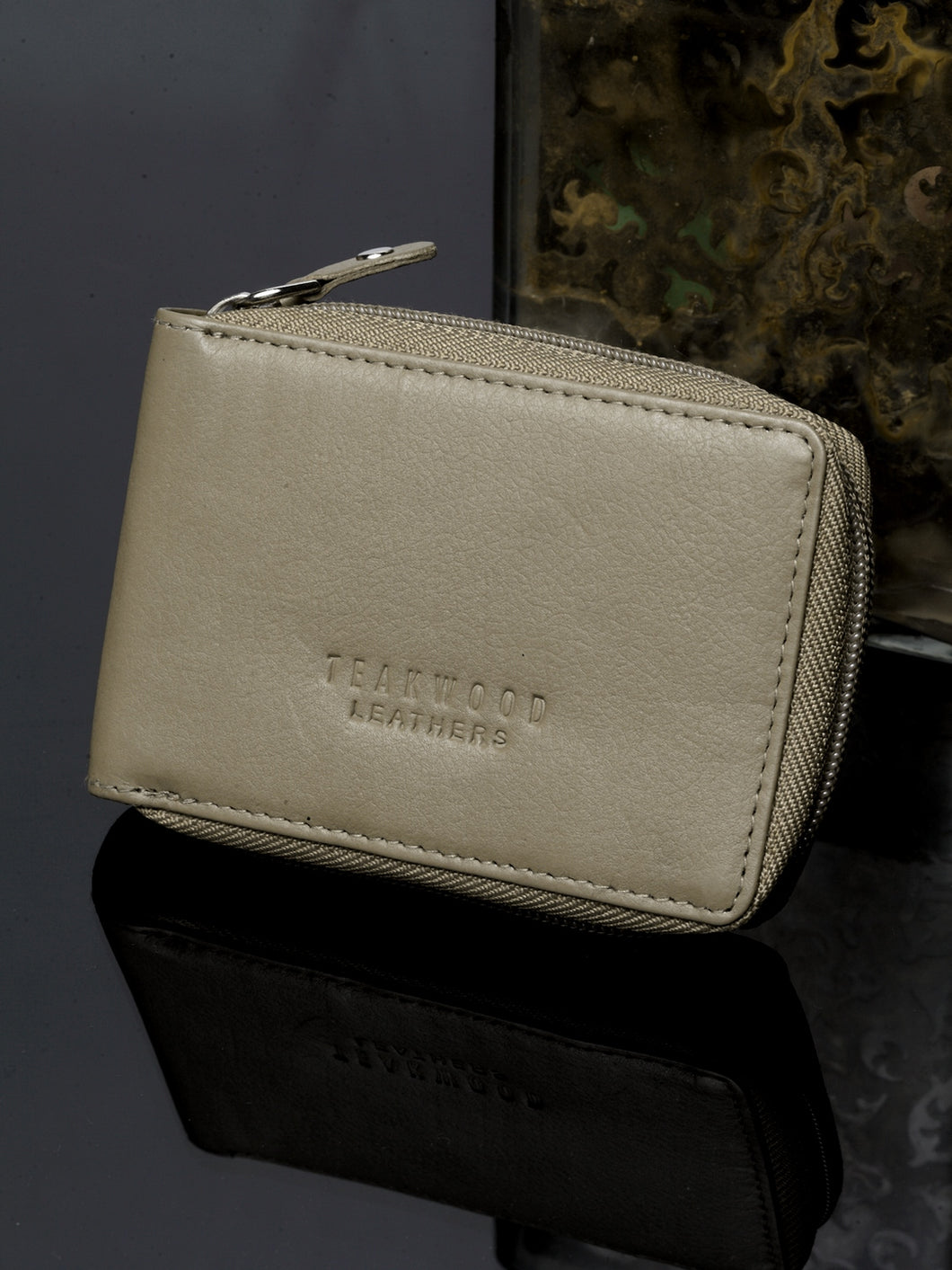 Teakwood Men Genuine Leather Bi Fold Zip Closure Wallet (Olive)