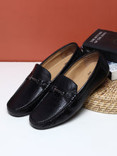 Load image into Gallery viewer, Men Texture Genuine Leather Black Loafers
