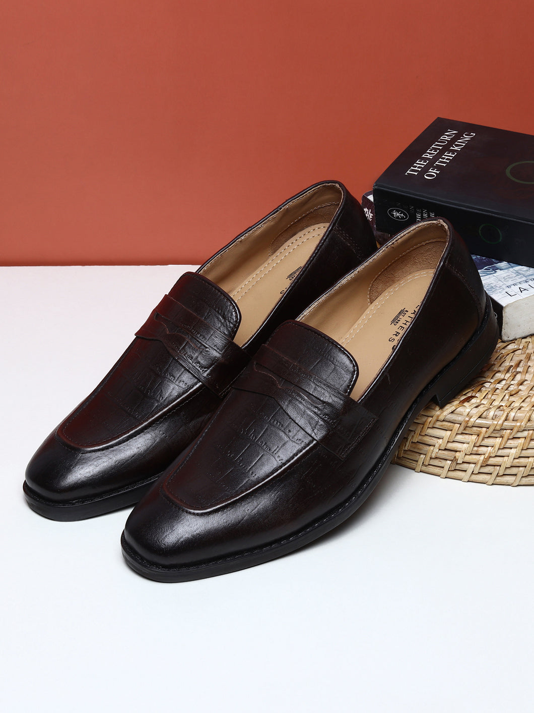 Men Texture Genuine Leather Brown Loafers