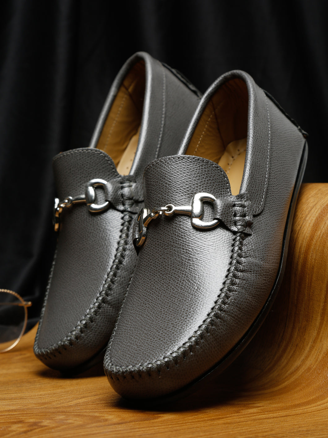 Men Grey Solid Genuine Leather Loafers