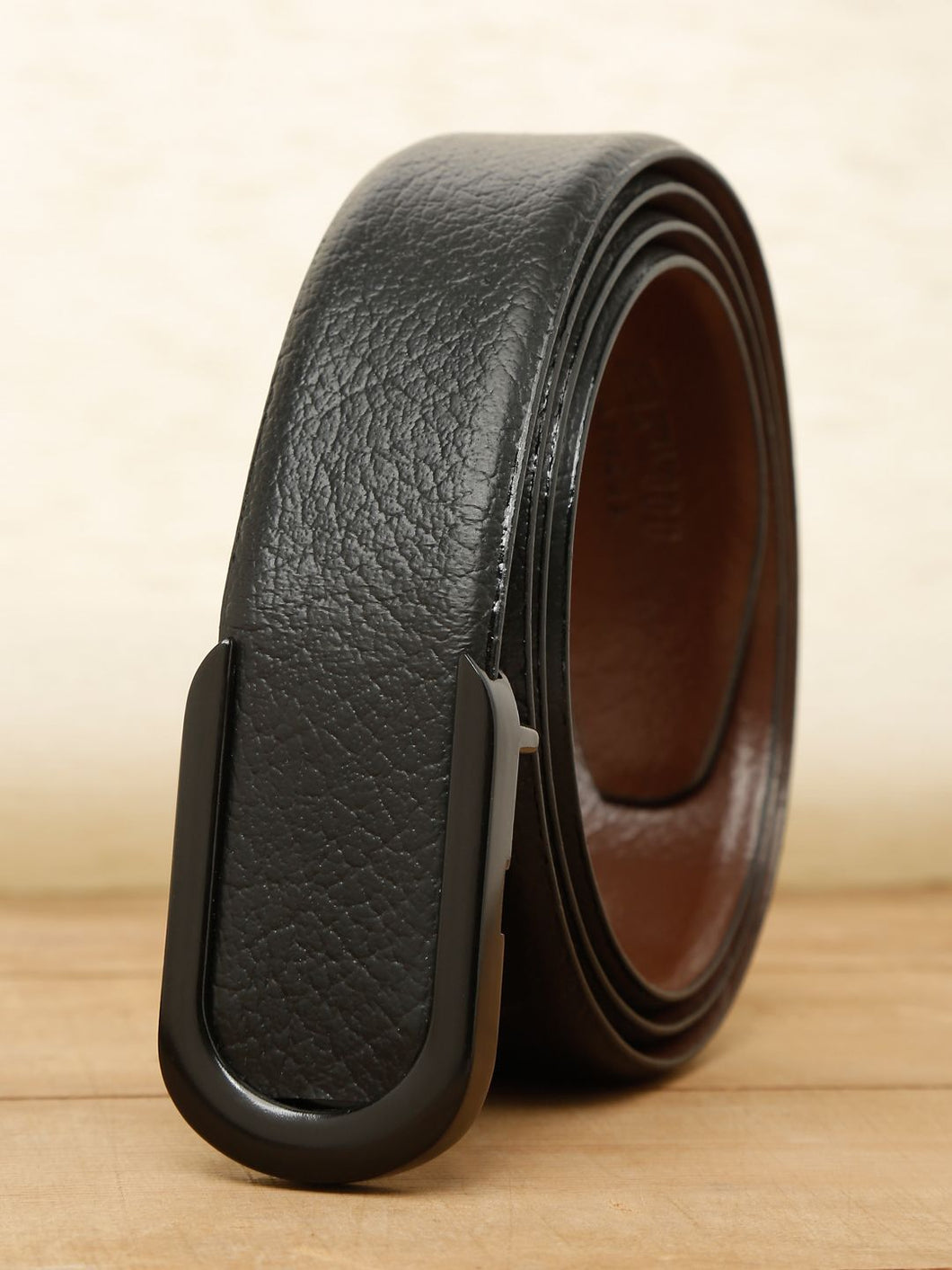 Men Black Textured Leather Belt