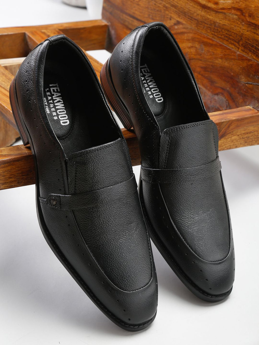Men Black Textured Leather Formal Loafers